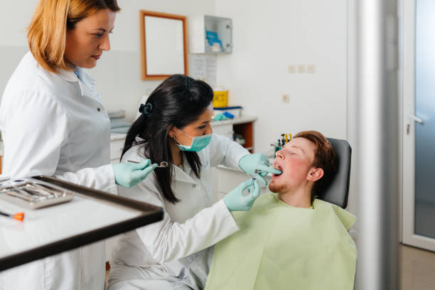 Best Weekend Emergency Dentist in Hill N Dale, FL
